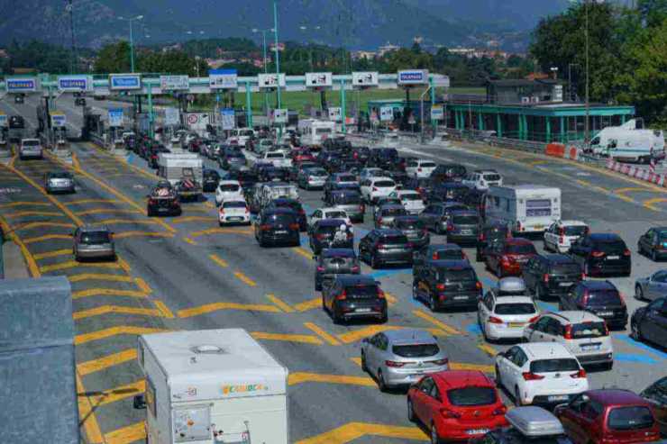 Pedaggio autostrade casello traffico