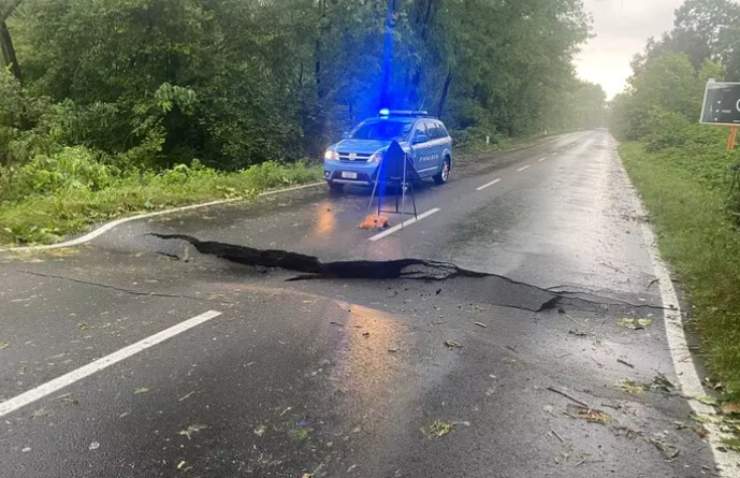 Piemonte statale 229 cedimento nubifragio