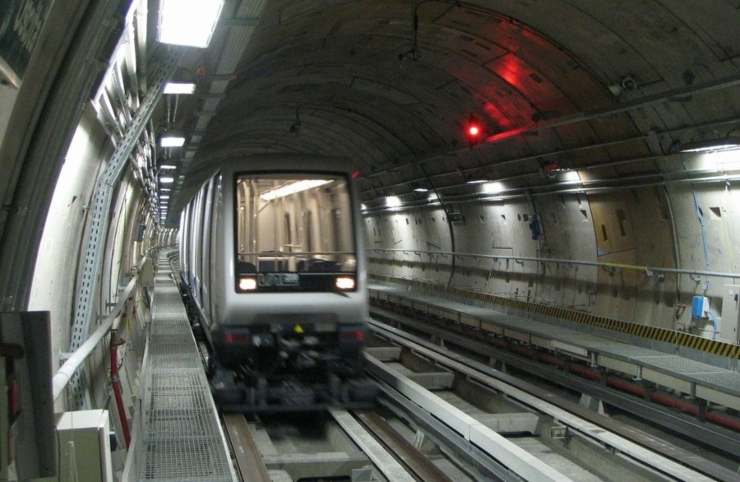 treno metropolitana torino