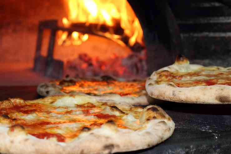 Pizza cotta in forno