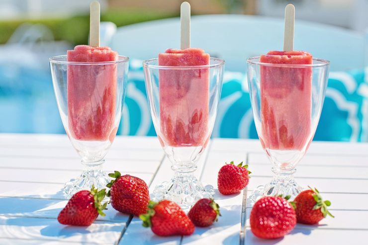 ghiaccioli fatti in casa alla fragola