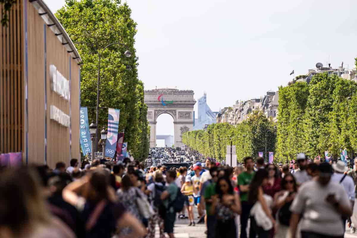 Parigi Atleti in fuga dal Villaggio