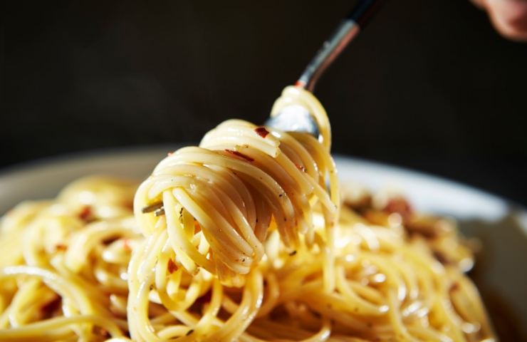 Spaghetti aglio olio e peperoncino 