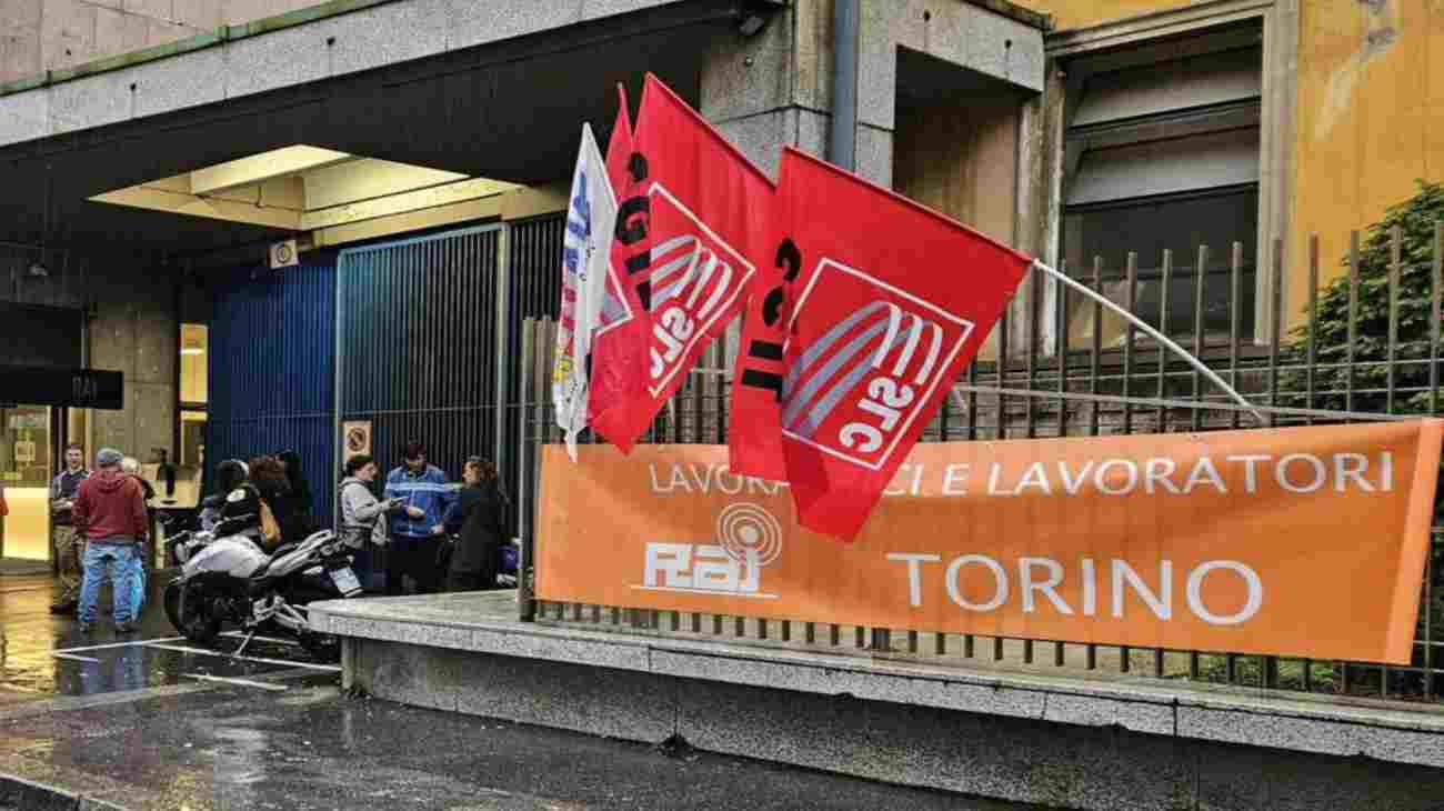 protesta sede Rai di Torino