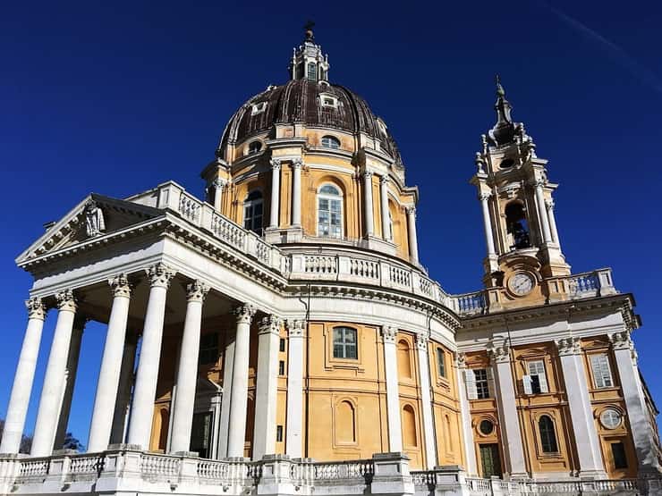 Primo piano della basilica di Superga