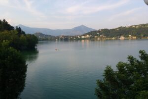 Vista su lago di Avigliana